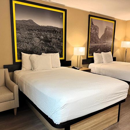 Super 8 By Wyndham Corpus Christi Airport Hotel Ngoại thất bức ảnh