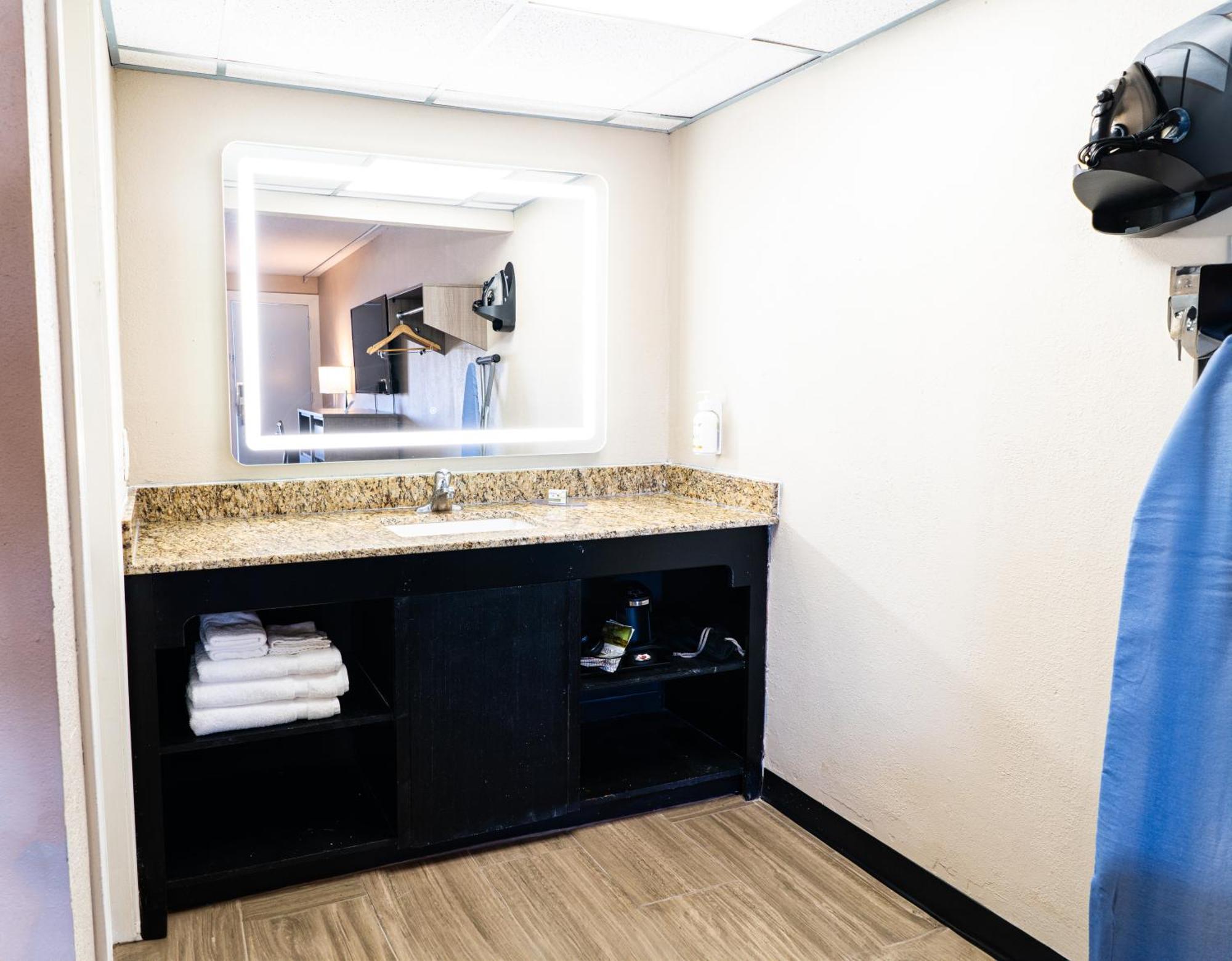 Super 8 By Wyndham Corpus Christi Airport Hotel Ngoại thất bức ảnh