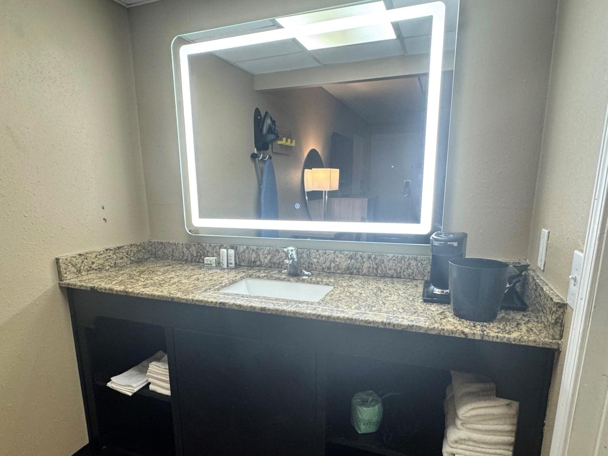 Super 8 By Wyndham Corpus Christi Airport Hotel Ngoại thất bức ảnh