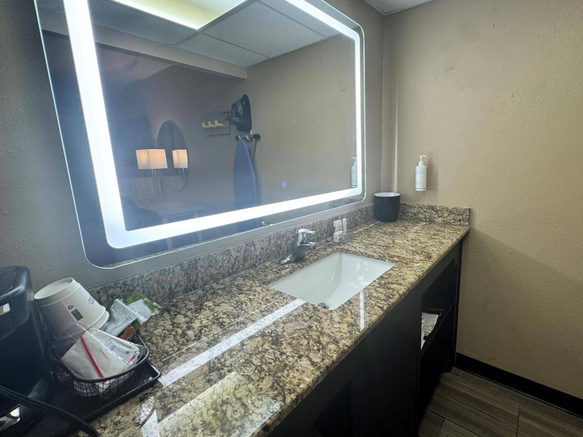 Super 8 By Wyndham Corpus Christi Airport Hotel Ngoại thất bức ảnh